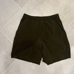 Lululemon 5in pace breaker shorts in Forest green